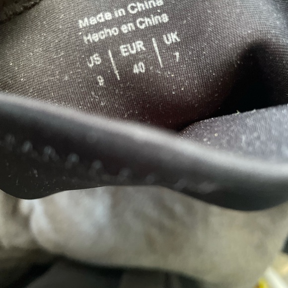 Aldo Stretchy Satin Look Pointy Toe Bootie size 9 - Picture 7 of 11